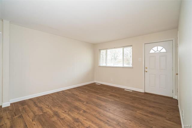 Building Photo - 402 Spring Meadows Dr