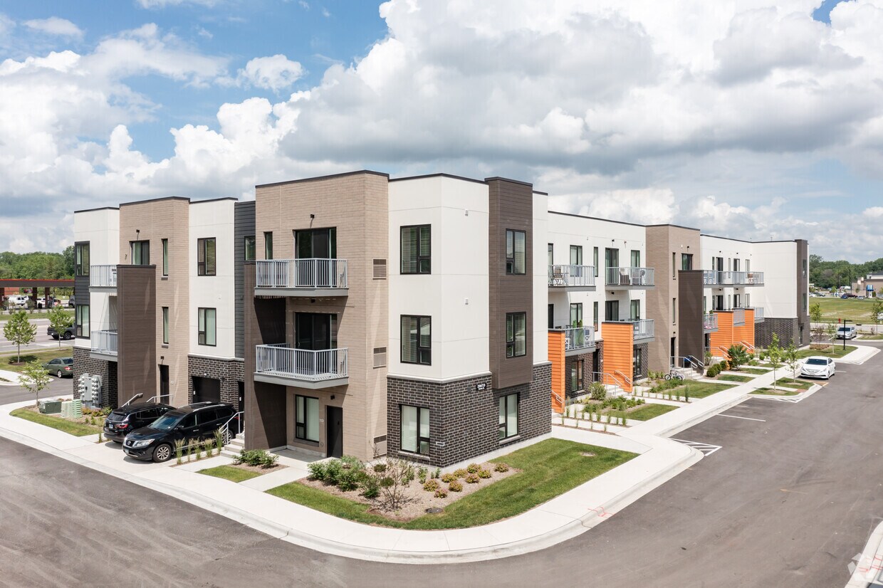 Everton Flats Apartments in Warrenville, IL