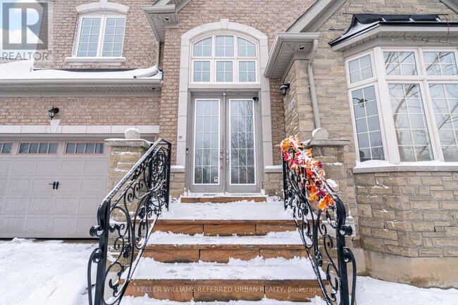 Building Photo - 161 Vanda Dr