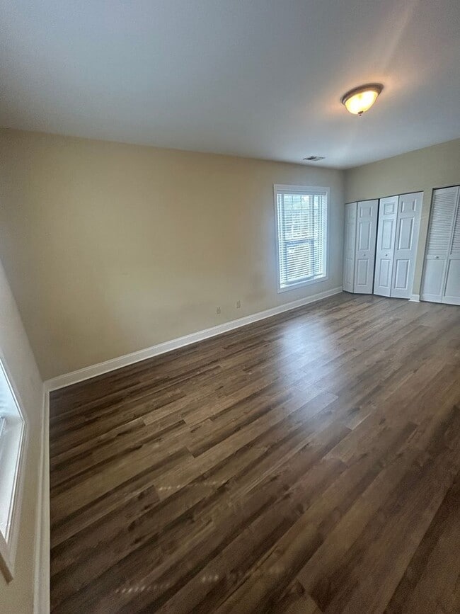 Building Photo - BUDGET BUSTER!  1st floor studio in the World Tour community