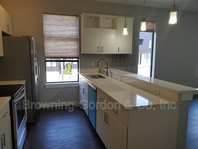 Foto del edificio - 1900 12th Ave South