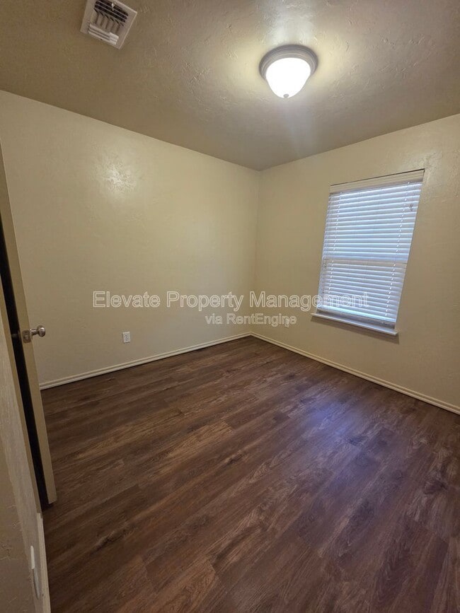 Foto del edificio - 913 West Prairie Wind Way