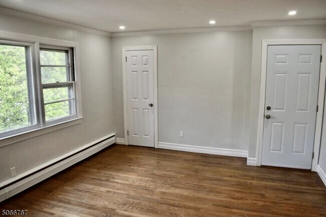 Building Photo - 9 Gifford Ct