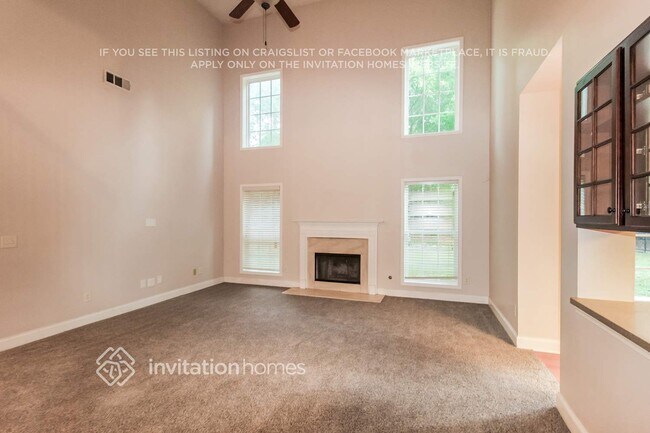 Building Photo - 625 Excalibur Ct SE