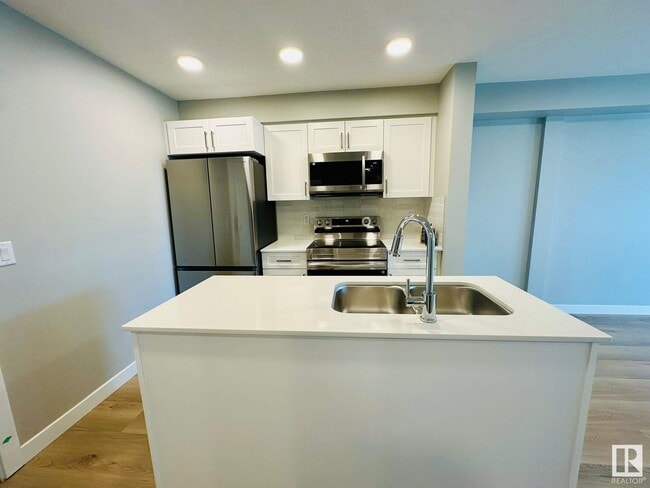 Building Photo - 1506 Tamarack Blvd NW