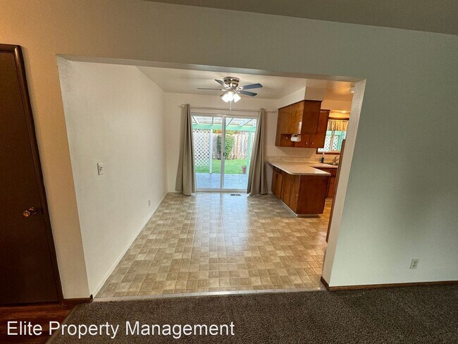 Building Photo - 3 br, 1.5 bath House - 1942 NW Garryanna Pl.