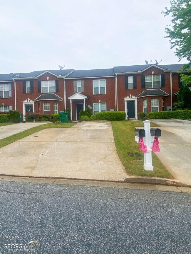 Foto del edificio - 5553 Strathmoor Manor Cir