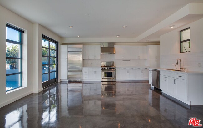 Foto del edificio - 1358 4th St