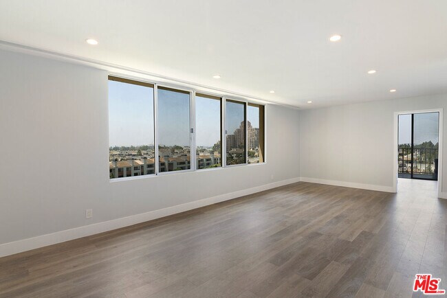 Foto del edificio - 2170 Century Park E