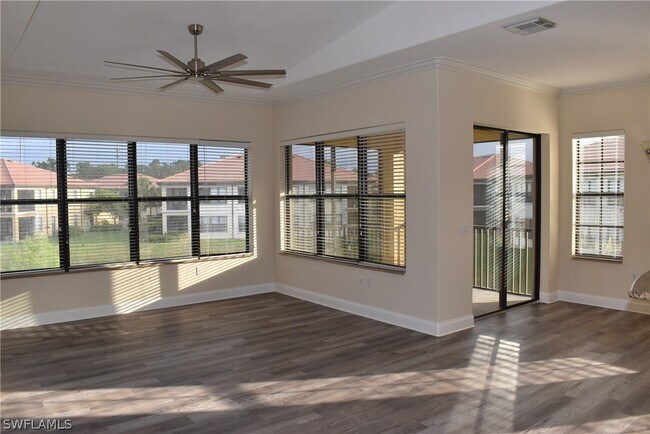 Foto del edificio - 1275 Strada Milan Ln