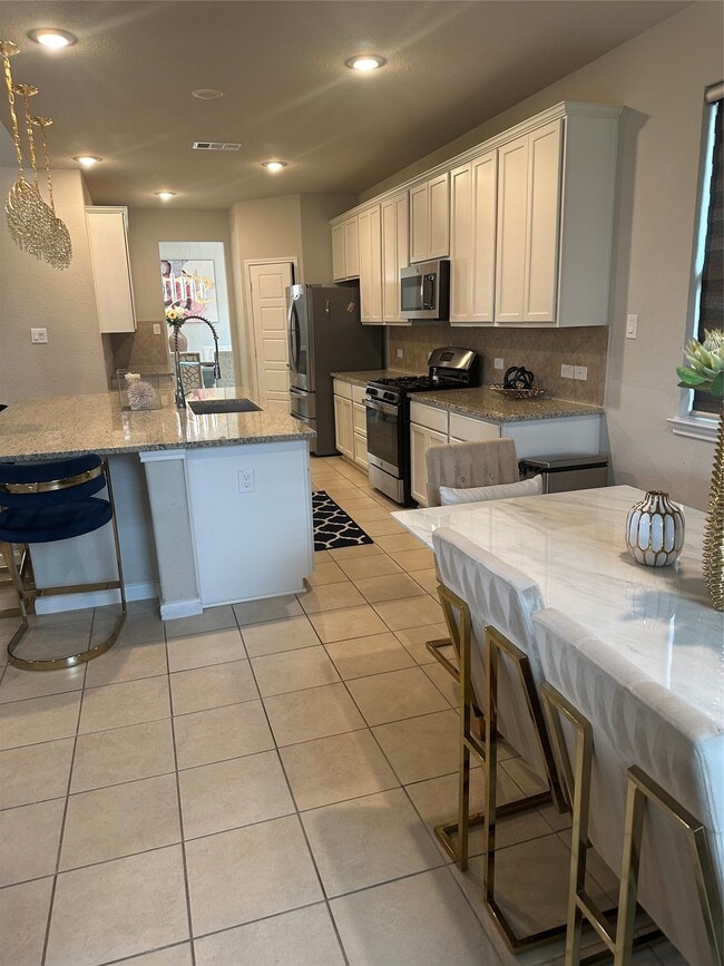 Building Photo - 1617 Darwin Cedar Dr