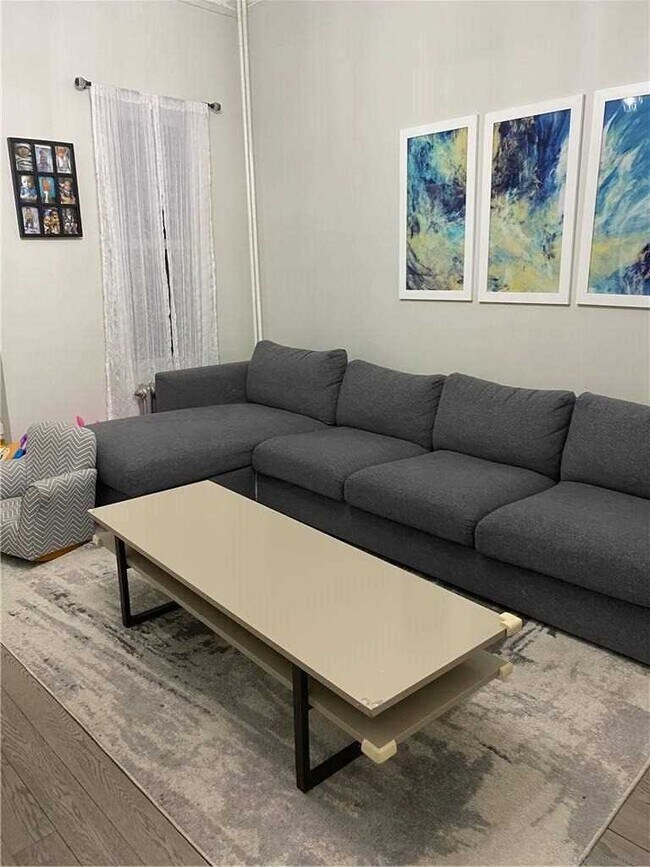 Foto del edificio - 224 Jerome St