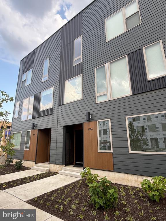 Building Photo - 3006 S Northbank Pl