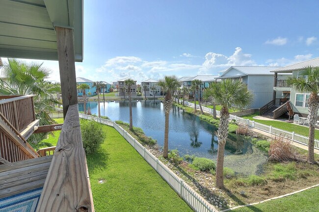 Foto del edificio - 409 Paradise Pointe Dr