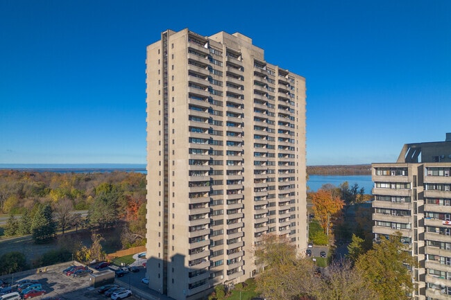 Building Photo - The Park West