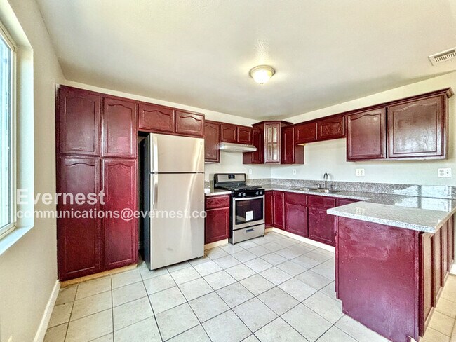 Foto del edificio - 1334 E 43rd St