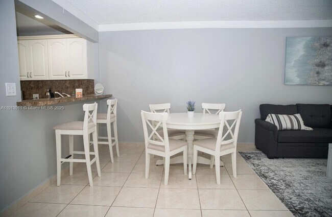 Foto del edificio - 3101 N Country Club Dr