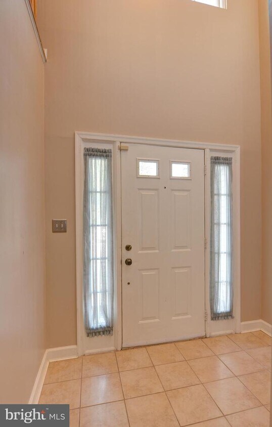Primary Photo - 8402 Oak Meade Way