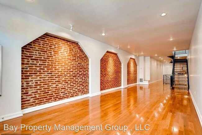 Building Photo - 2 br, 2.5 bath House - 531 N Washington St...