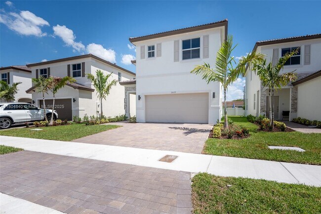 Foto del edificio - 2637 SE 24th Ct