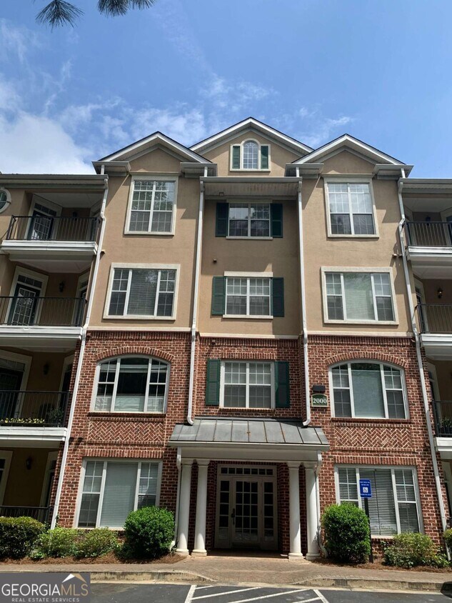 Primary Photo - 2405 Stratford Commons