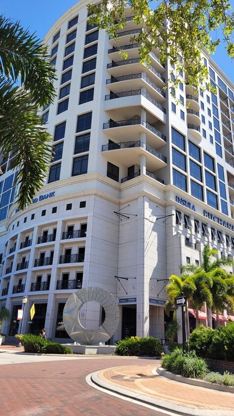 Foto principal - Short term ONLY luxury 2/2 condo in the he...