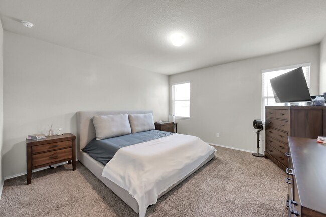 Foto del edificio - 2315 Strong Horse Dr