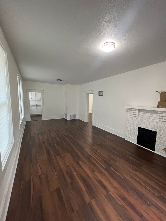 Foto del edificio - 1113 E Trigg Ave