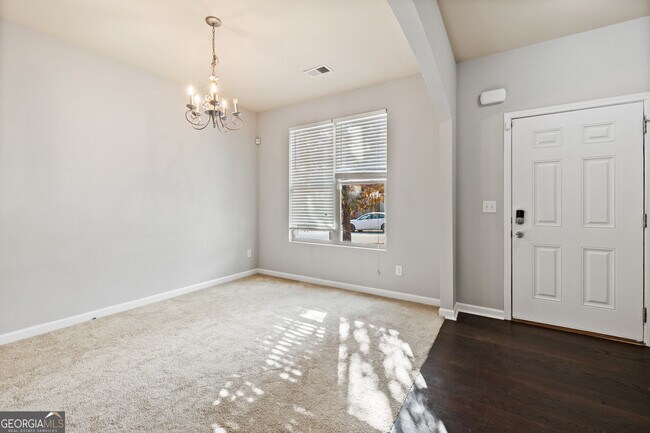 Foto del edificio - 5884 Little River Rd