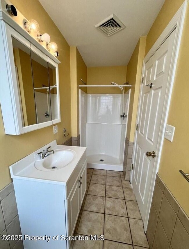 Foto del edificio - 512 S Main St