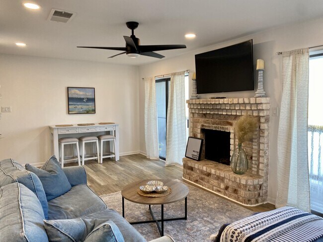 Building Photo - 11225 Leeward Dr