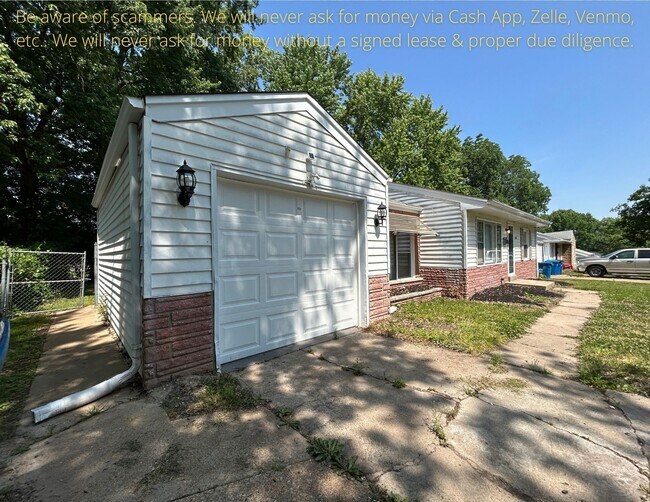 Building Photo - 10035 Lilac Ave