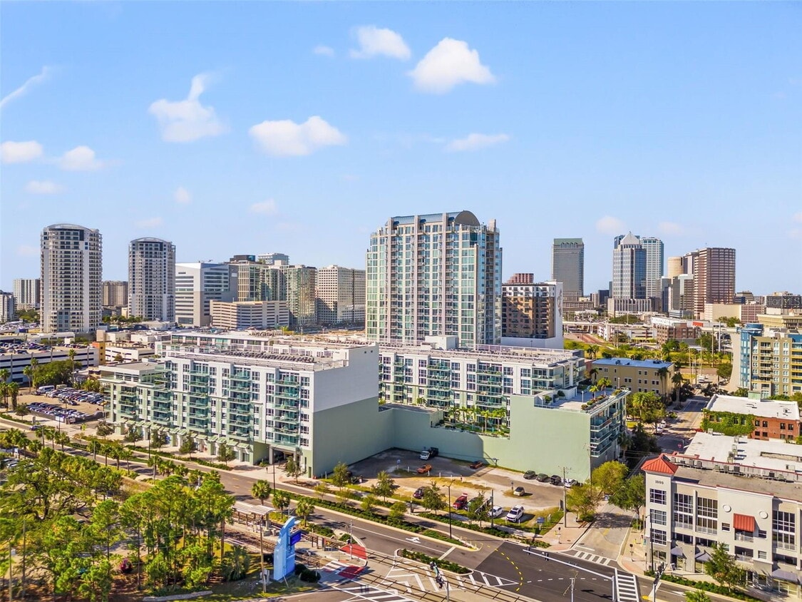 Primary Photo - Modern 2 Bed/2 Bath Condo