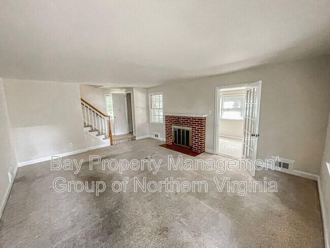 Building Photo - 805 S Irving St