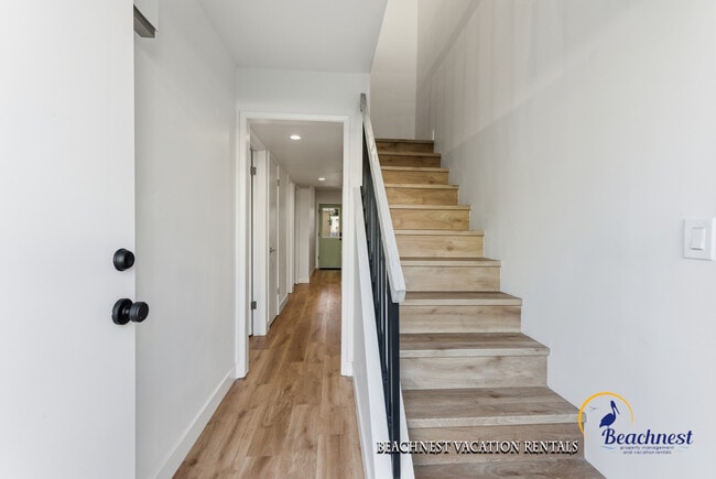 Building Photo - 112 Marina Ave