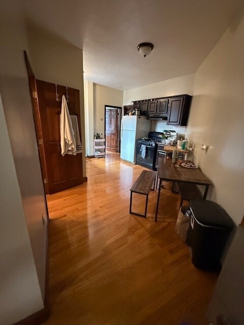 Foto principal - 219 Park Dr