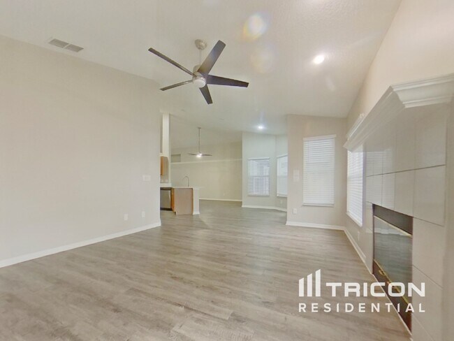 Foto del edificio - 906 Woodcraft Dr