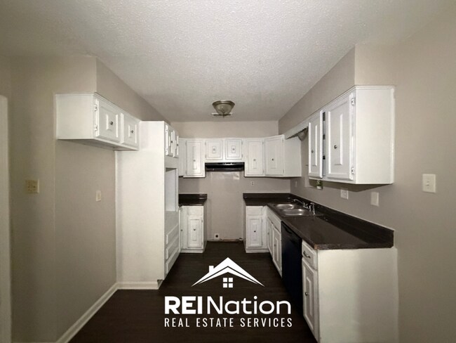 Foto del edificio - 7057 Hillshire Dr