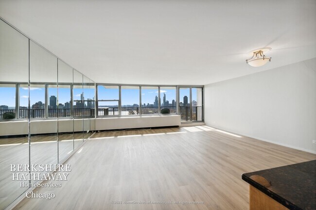 Foto del edificio - 400 E RANDOLPH Street