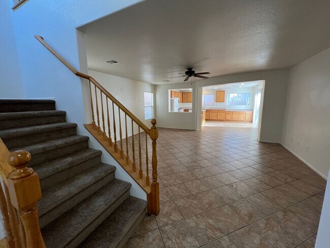 Foto del edificio - 3 Bedroom / 2.5 Bath Southwest Home