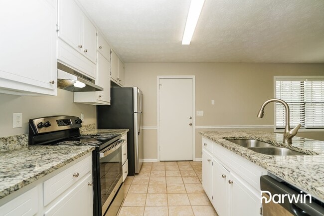 Building Photo - 5563 Pennybrook Ct, Stone Mountain, GA 30087