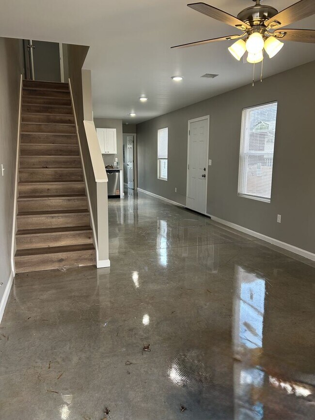 Foto del edificio - 518 E. Monroe Duplex