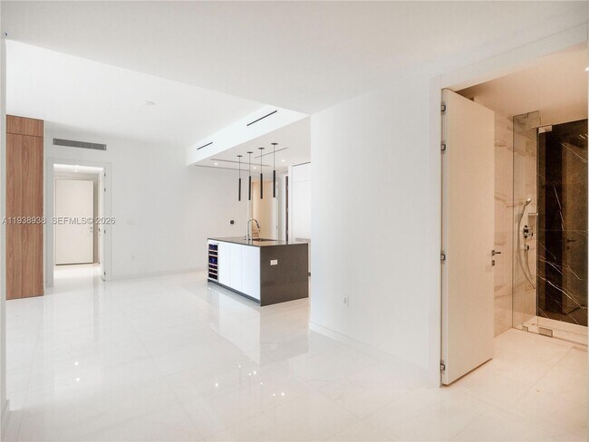 Building Photo - 300 Biscayne Blvd Way