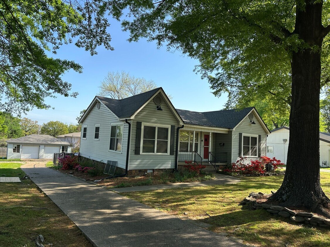 Foto principal - 3815 Free Ferry Ln
