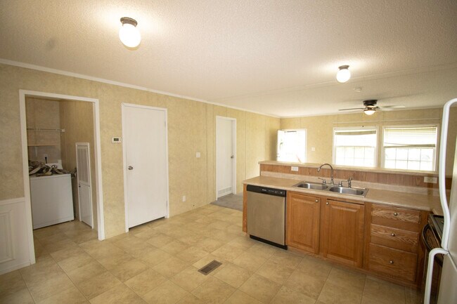 Foto del edificio - 1776 Zettwell Rd