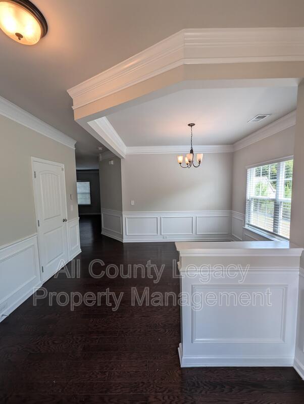 Building Photo - 3996 Pine Village Pl