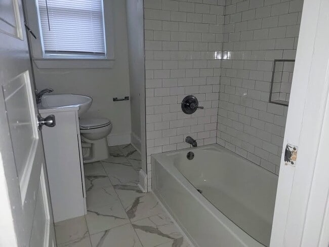 Building Photo - 608 N Driver St