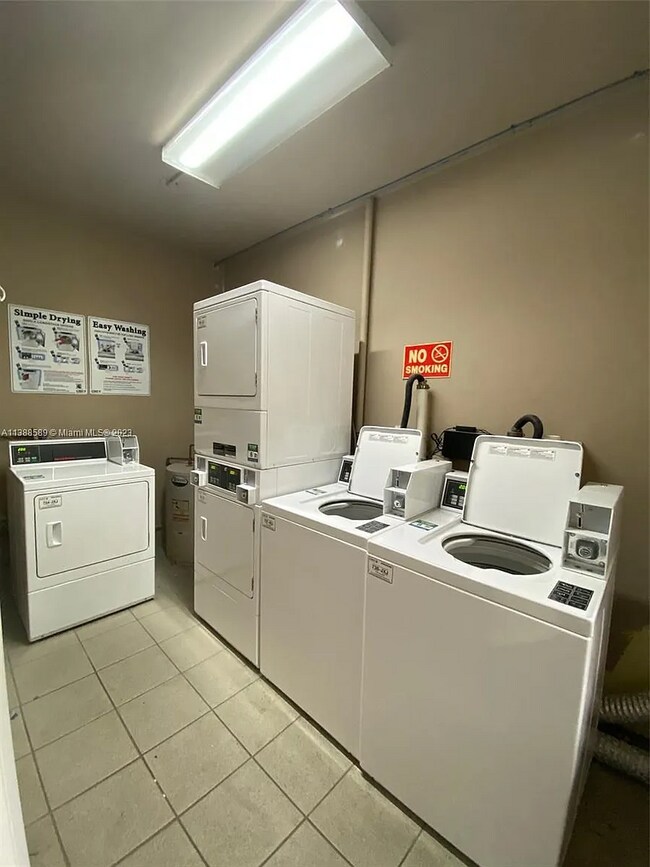 Building Photo - 6511 Santona St