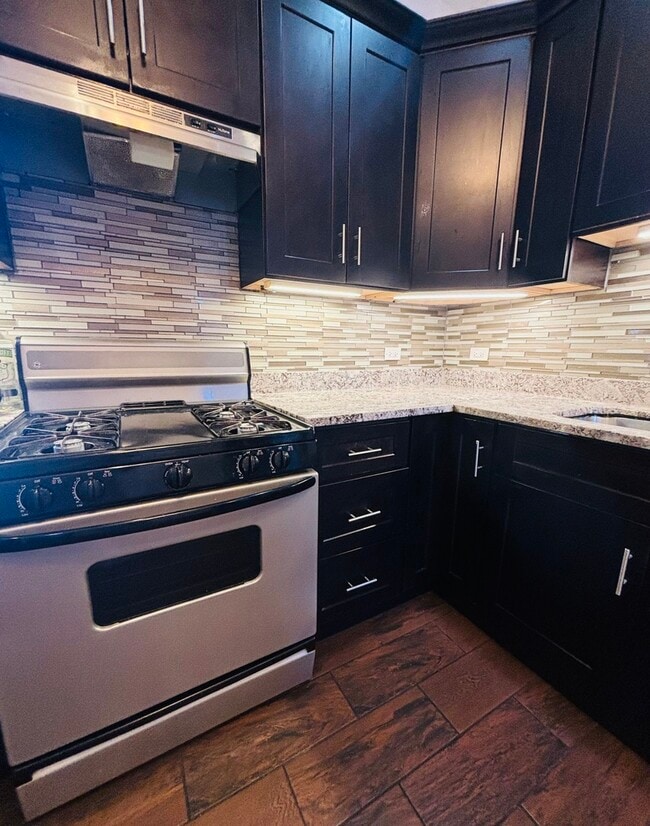 Building Photo - 3133 N Richmond St