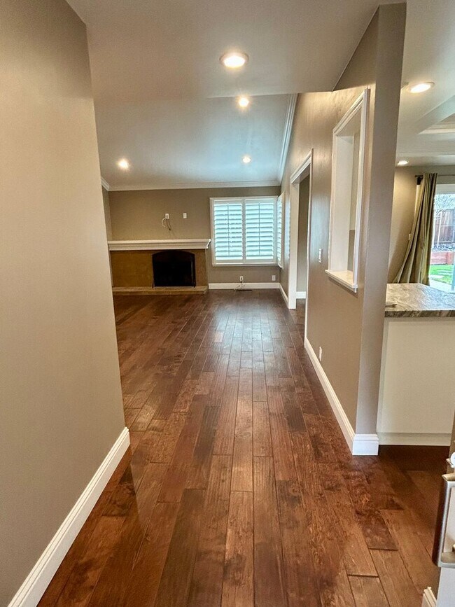 Foto del edificio - Clean & sharp San Ramon home for lease